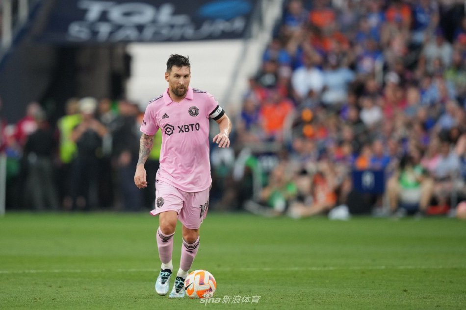 10亿美元 10亿美元